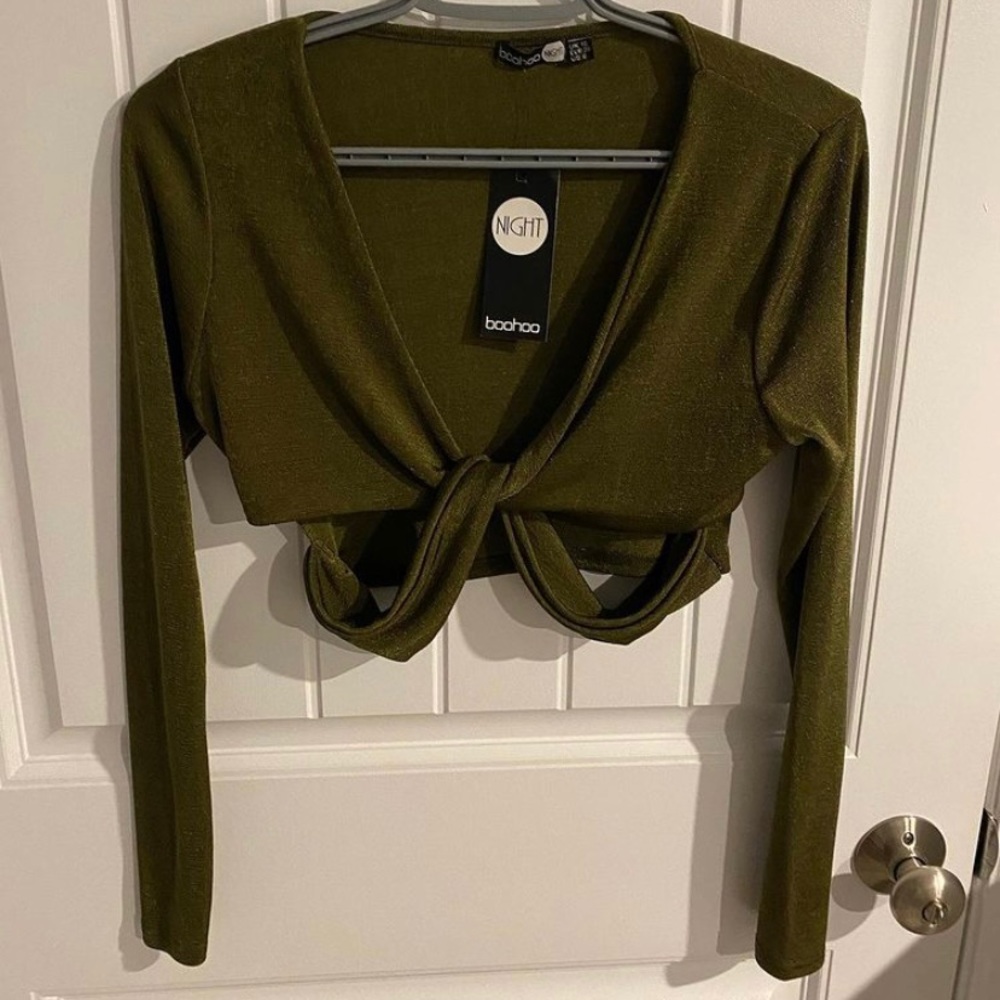 Long sleeved crop top